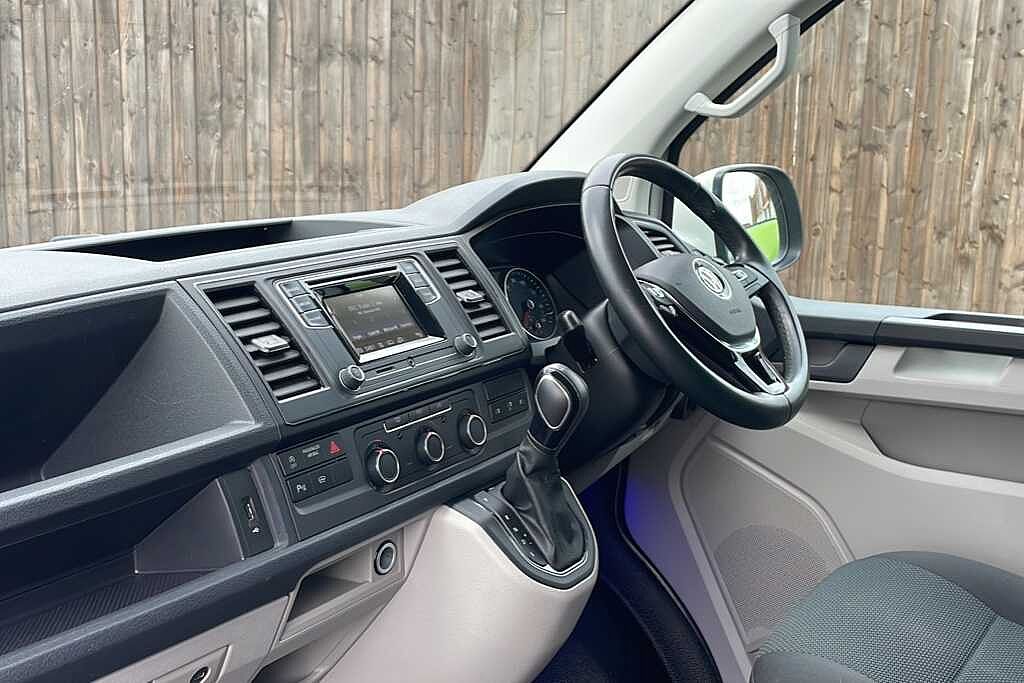 Volkswagen Transporter 2.0 TDI BMT 150 Startline Window Van DSG