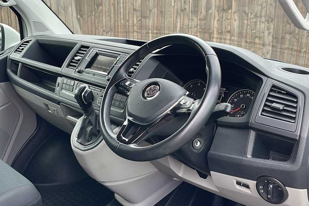 Volkswagen Transporter 2.0 TDI BMT 150 Startline Window Van DSG
