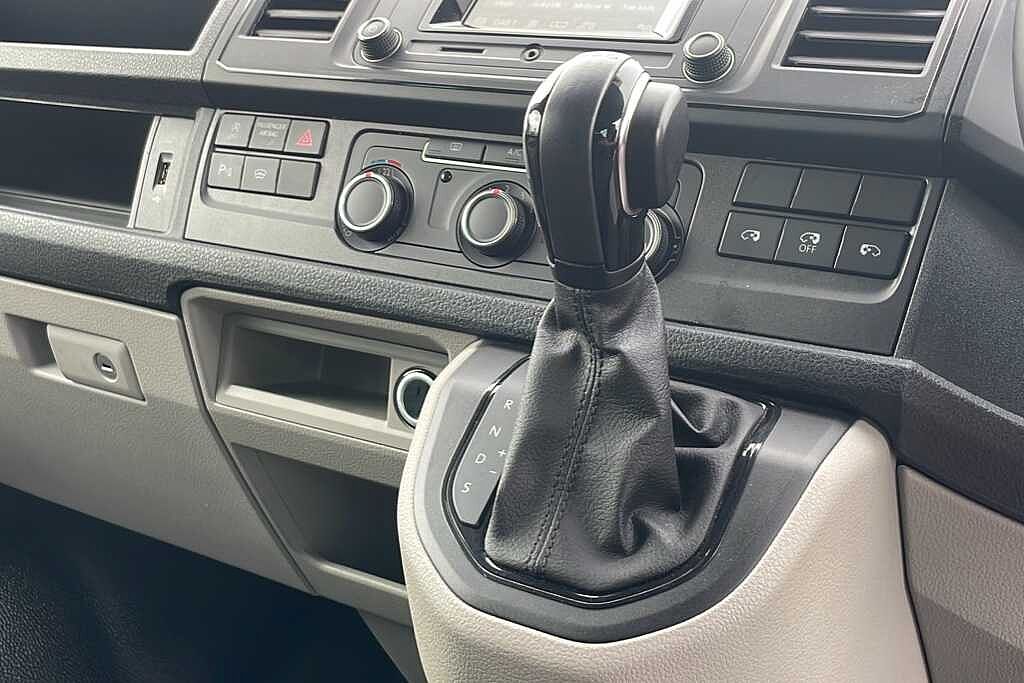 Volkswagen Transporter 2.0 TDI BMT 150 Startline Window Van DSG