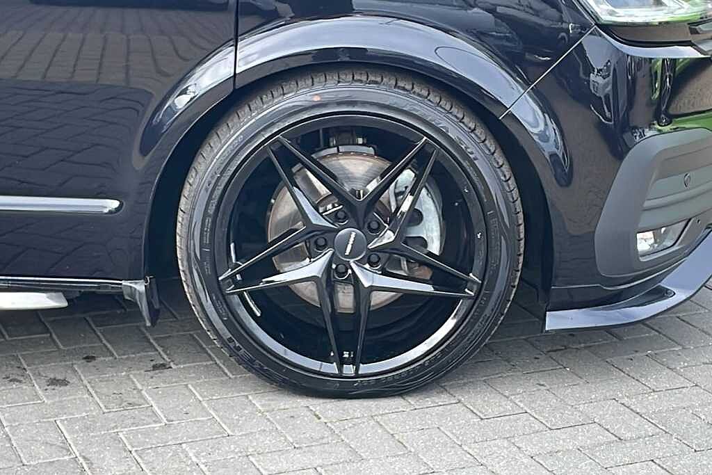 Volkswagen Transporter 2.0 BiTDI 204 Highline Kombi Van 4MOTION DSG