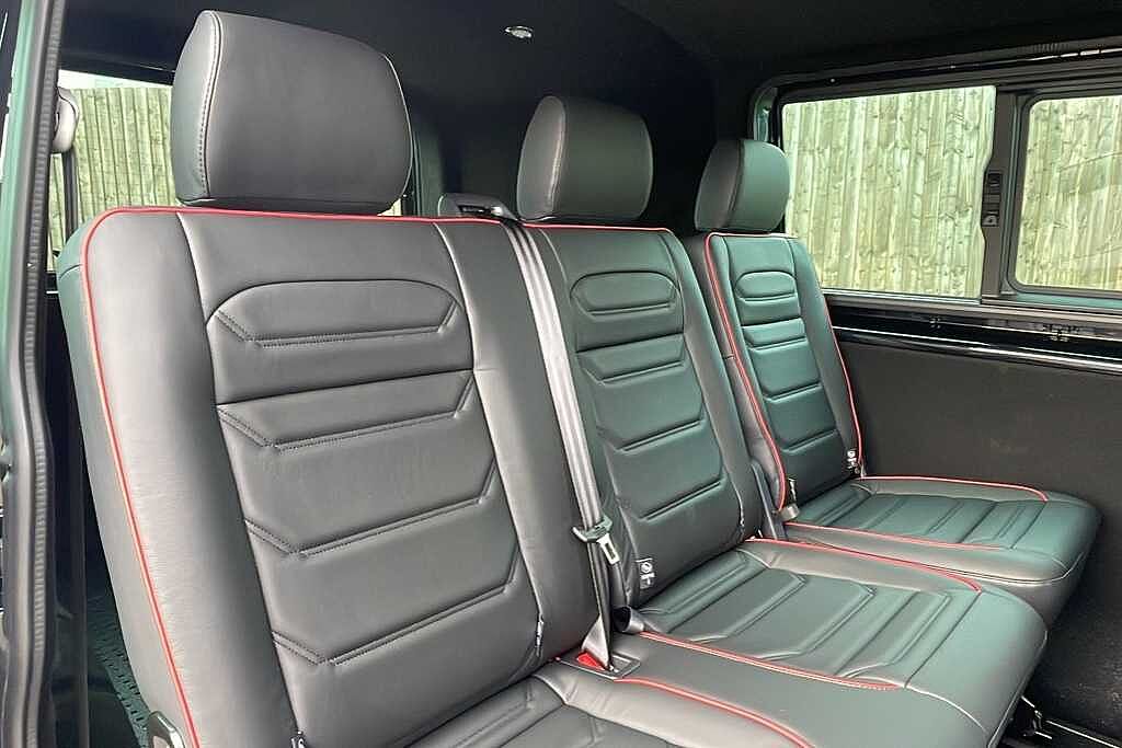 Volkswagen Transporter 2.0 BiTDI 204 Highline Kombi Van 4MOTION DSG