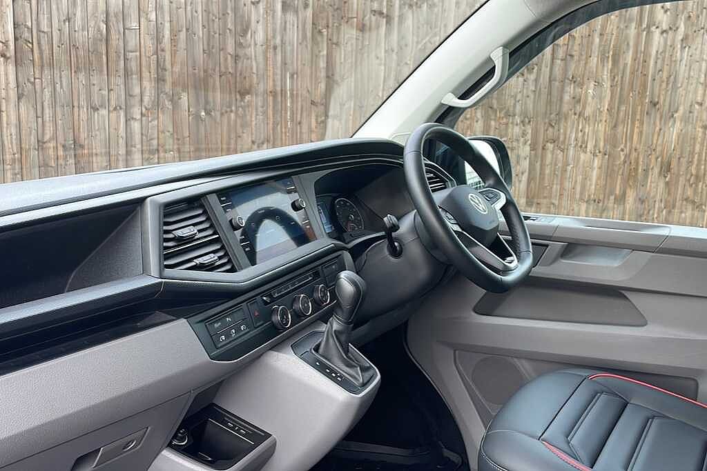 Volkswagen Transporter 2.0 BiTDI 204 Highline Kombi Van 4MOTION DSG