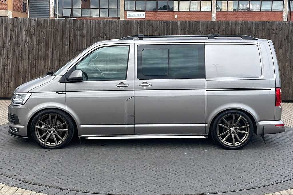 Volkswagen Transporter 2.0 BiTDI BMT 204 Highline Kombi Van 4MOTION DSG