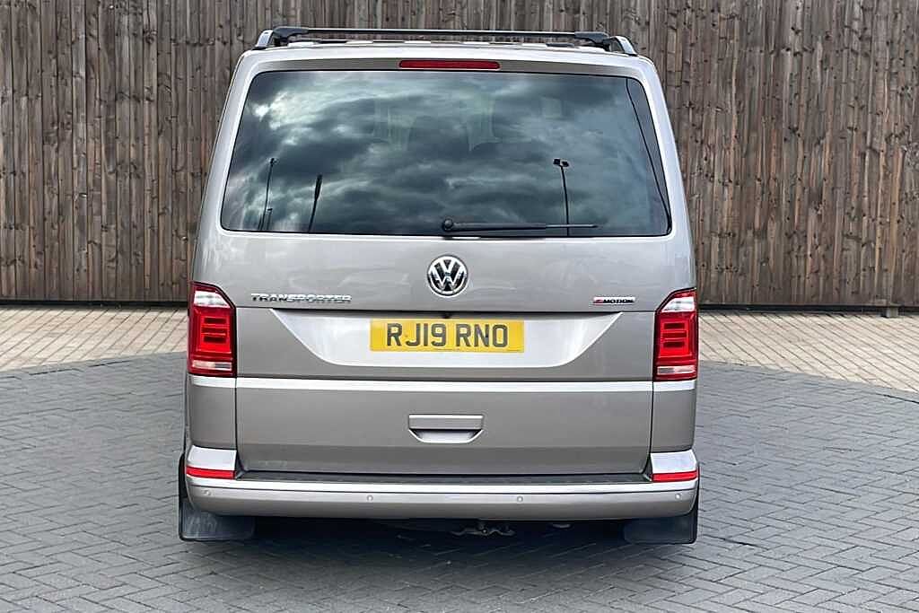 Volkswagen Transporter 2.0 BiTDI BMT 204 Highline Kombi Van 4MOTION DSG