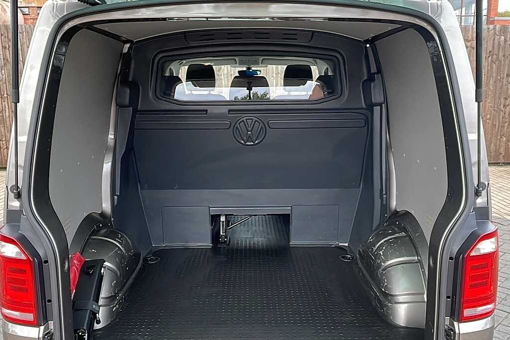 Volkswagen Transporter 2.0 BiTDI BMT 204 Highline Kombi Van 4MOTION DSG