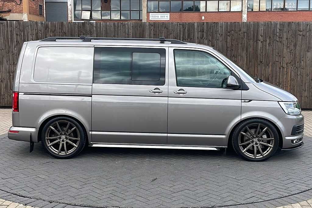 Volkswagen Transporter 2.0 BiTDI BMT 204 Highline Kombi Van 4MOTION DSG
