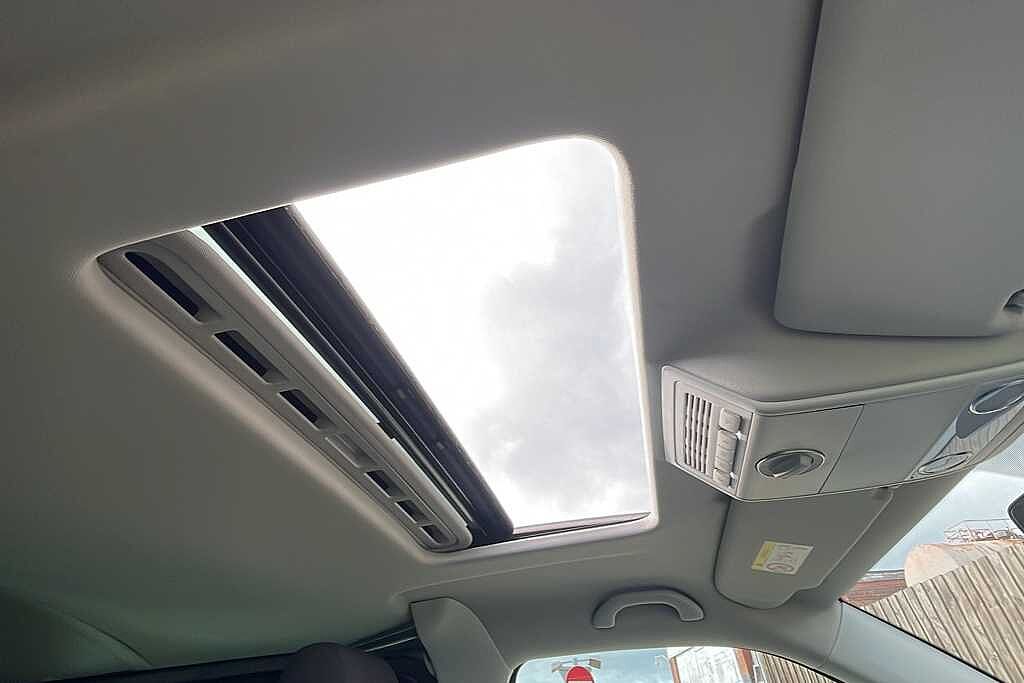 Volkswagen Transporter 2.0 BiTDI BMT 204 Highline Kombi Van 4MOTION DSG