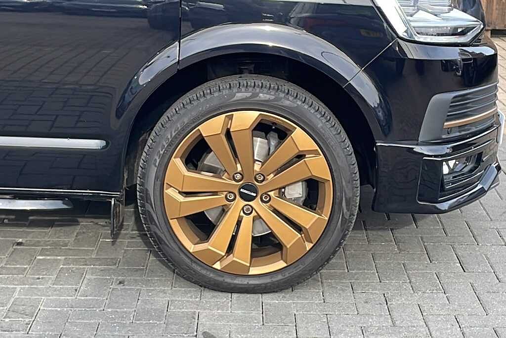 Volkswagen Transporter 2.0 BiTDI BMT 204 Highline Kombi Van DSG