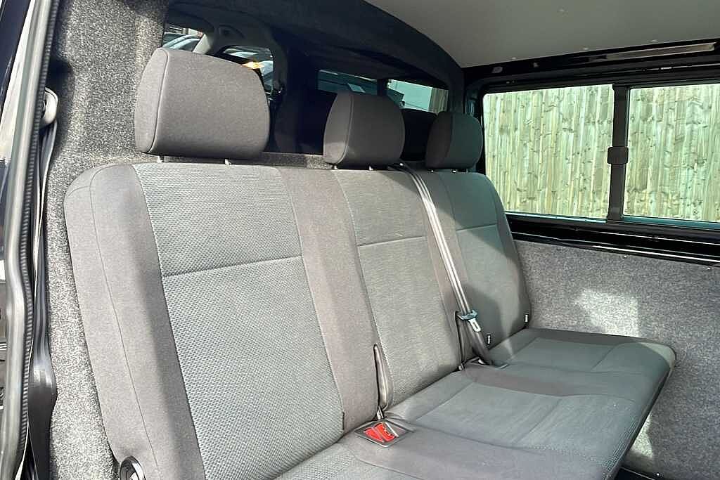 Volkswagen Transporter 2.0 BiTDI BMT 204 Highline Kombi Van DSG