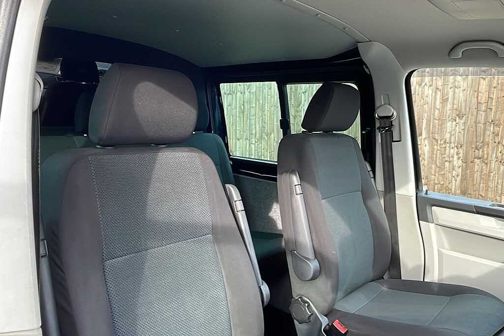 Volkswagen Transporter 2.0 BiTDI BMT 204 Highline Kombi Van DSG