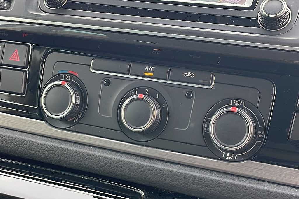 Volkswagen Transporter 2.0 BiTDI BMT 204 Highline Kombi Van DSG