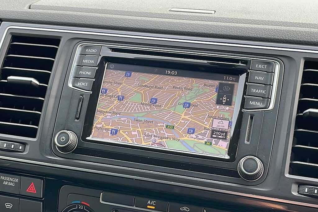Volkswagen Transporter 2.0 BiTDI BMT 204 Highline Kombi Van DSG
