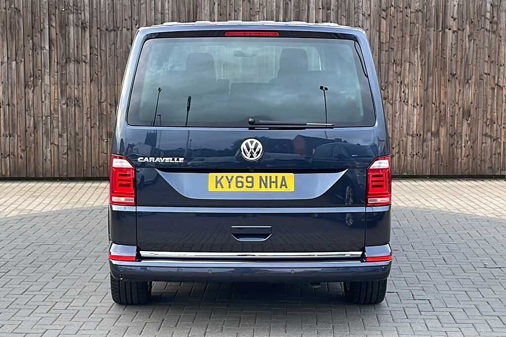 Volkswagen Caravelle 2.0 TDI BlueMotion Tech 199 Executive 5dr DSG