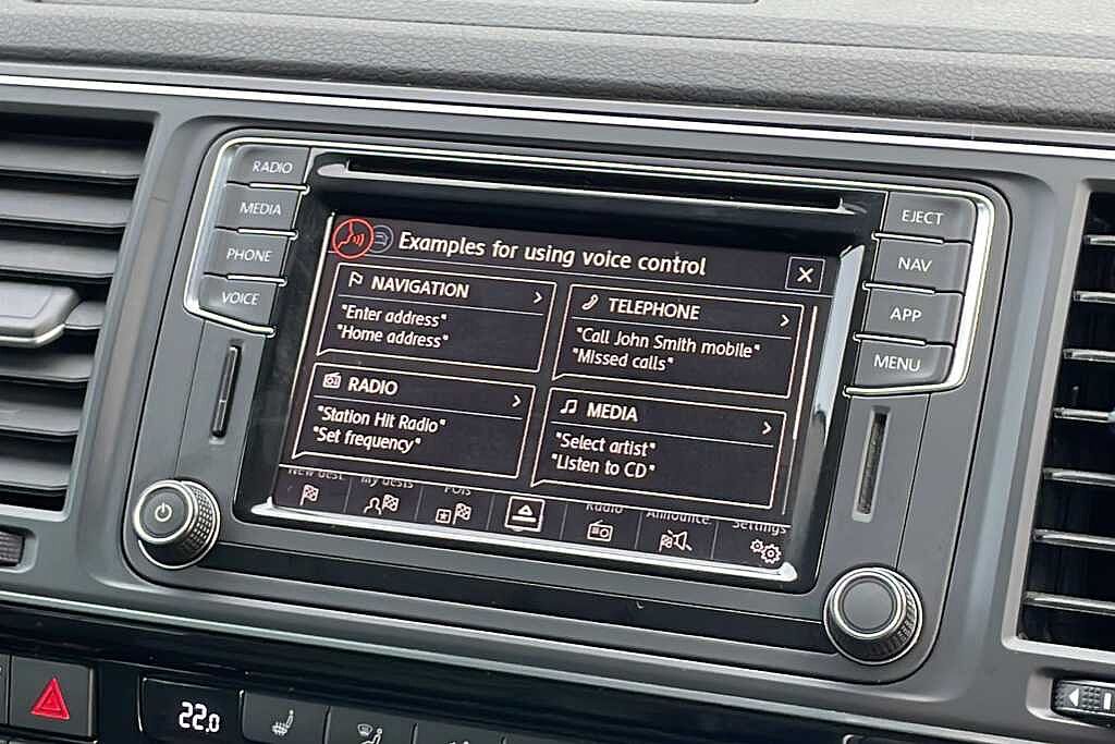 Volkswagen Caravelle 2.0 TDI BlueMotion Tech 199 Executive 5dr DSG