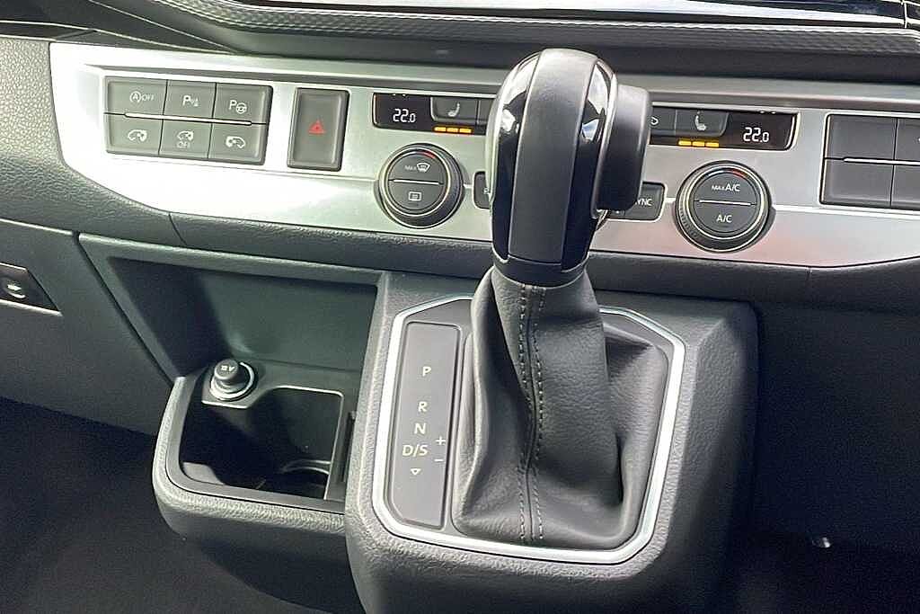 Volkswagen Caravelle 2.0 TDI SE 199 5dr LWB DSG