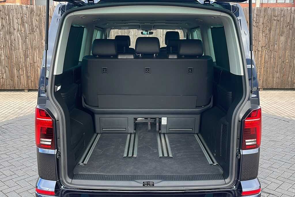 Volkswagen Caravelle 2.0 TDI SE 199 5dr LWB DSG