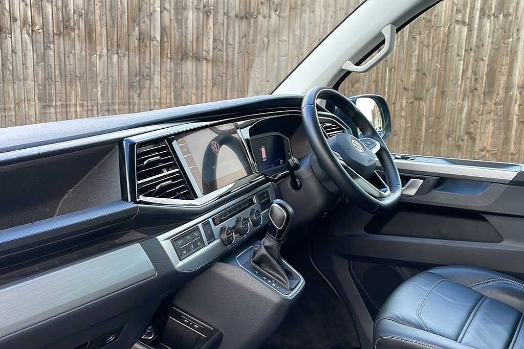 Volkswagen Caravelle 2.0 TDI SE 199 5dr LWB DSG