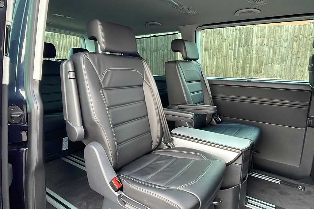 Volkswagen Caravelle 2.0 TDI SE 199 5dr LWB DSG