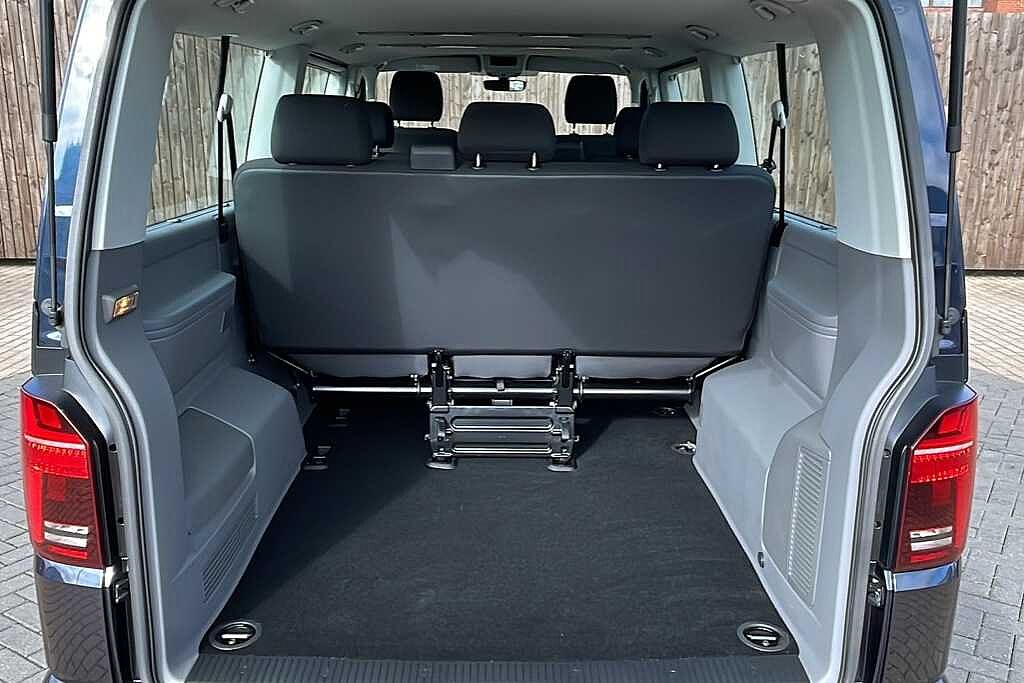 Volkswagen Transporter 2.0 TDI 150PS SE Minibus