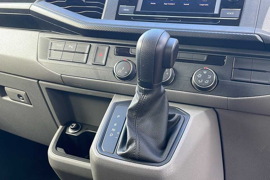Volkswagen Transporter 2.0 TDI 150PS SE Minibus
