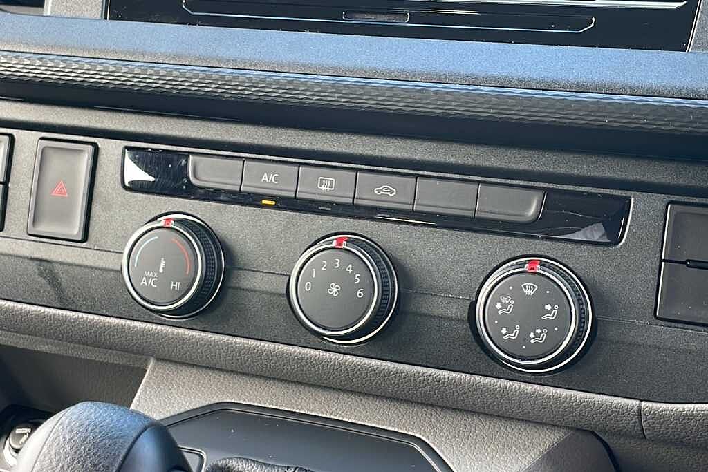 Volkswagen Transporter 2.0 TDI 150PS SE Minibus