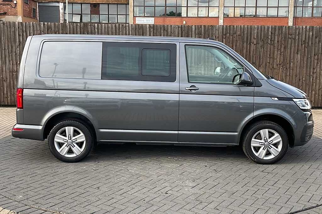 Volkswagen Transporter 2.0 TDI 150 Highline Kombi Van DSG