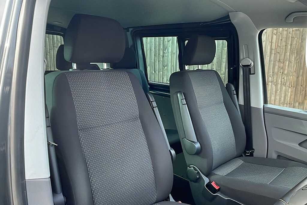 Volkswagen Transporter 2.0 TDI 150 Highline Kombi Van DSG