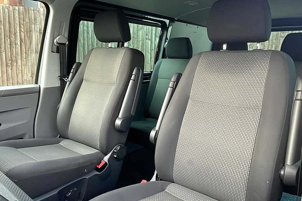 Volkswagen Transporter 2.0 TDI 150 Highline Kombi Van DSG