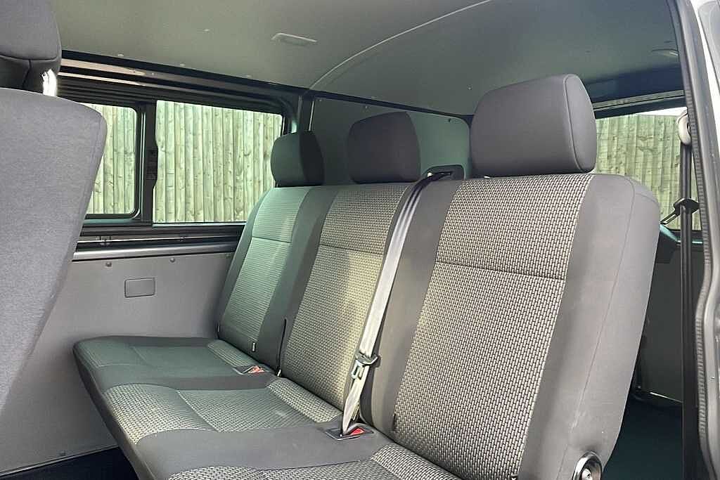 Volkswagen Transporter 2.0 TDI 150 Highline Kombi Van DSG