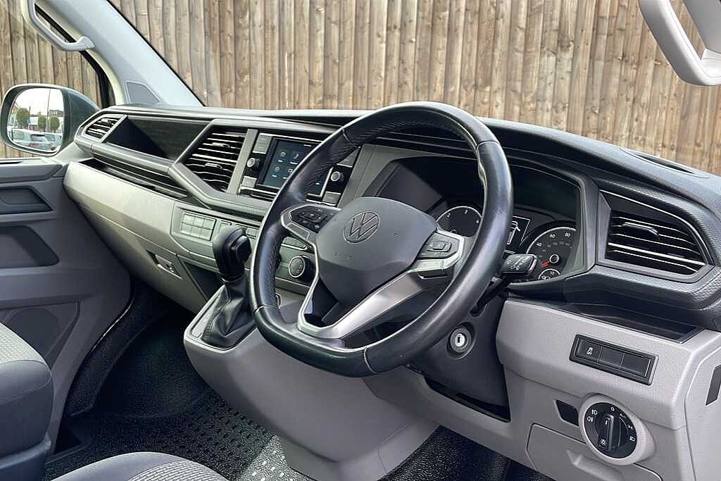 Volkswagen Transporter 2.0 TDI 150 Highline Kombi Van DSG