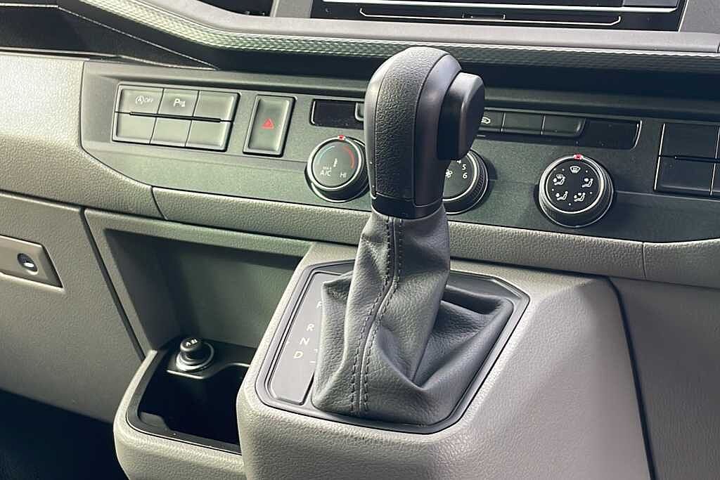 Volkswagen Transporter 2.0 TDI 150 Highline Kombi Van DSG