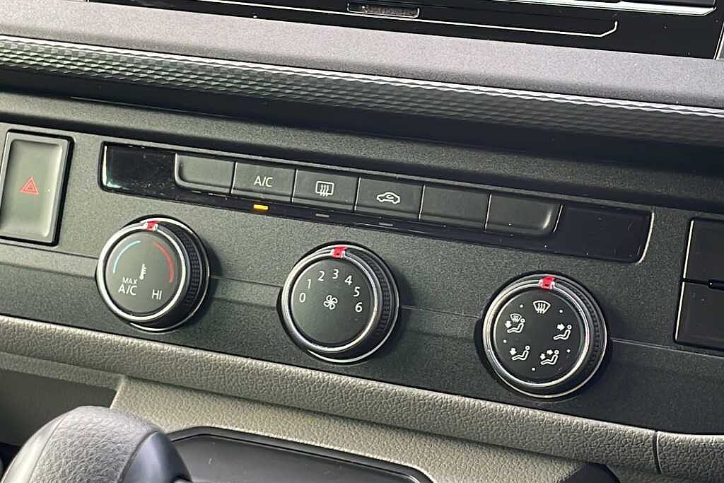 Volkswagen Transporter 2.0 TDI 150 Highline Kombi Van DSG