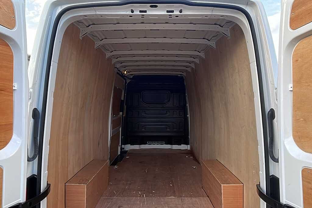 Volkswagen Crafter 2.0 TDI 140PS Startline High Roof Van Auto