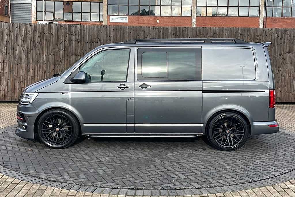 Volkswagen Transporter 2.0 BiTDI BMT 204 Highline Kombi Van 4MOTION DSG