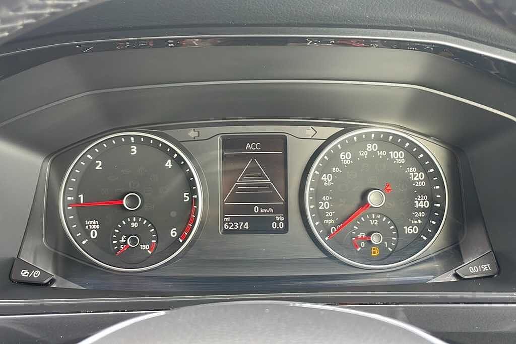Volkswagen Transporter 2.0 BiTDI BMT 204 Highline Kombi Van 4MOTION DSG