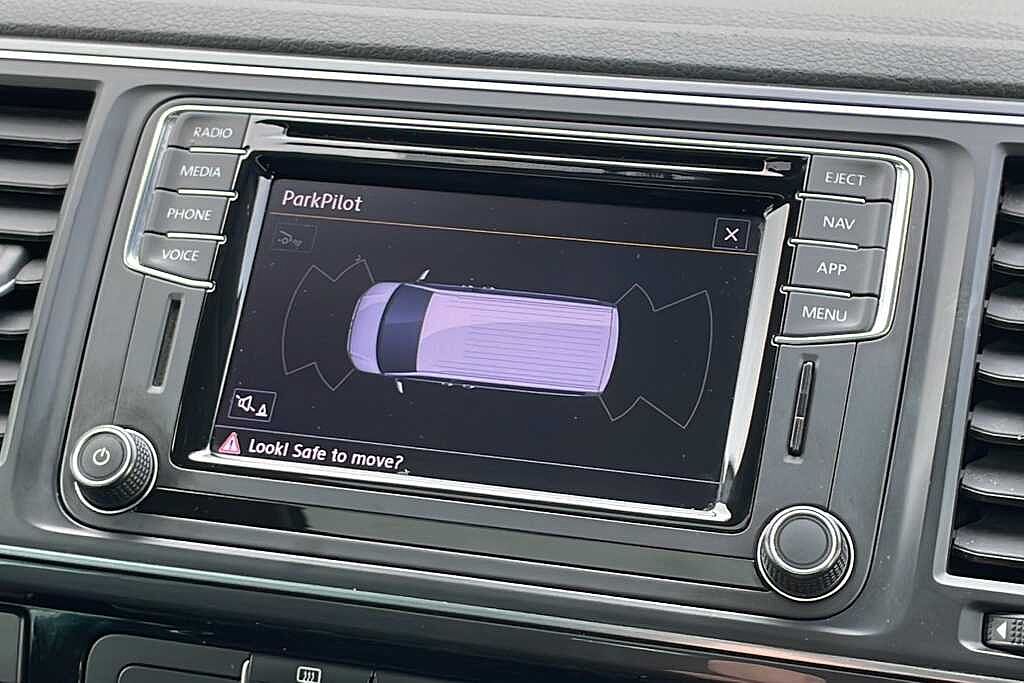 Volkswagen Transporter 2.0 BiTDI BMT 204 Highline Kombi Van 4MOTION DSG