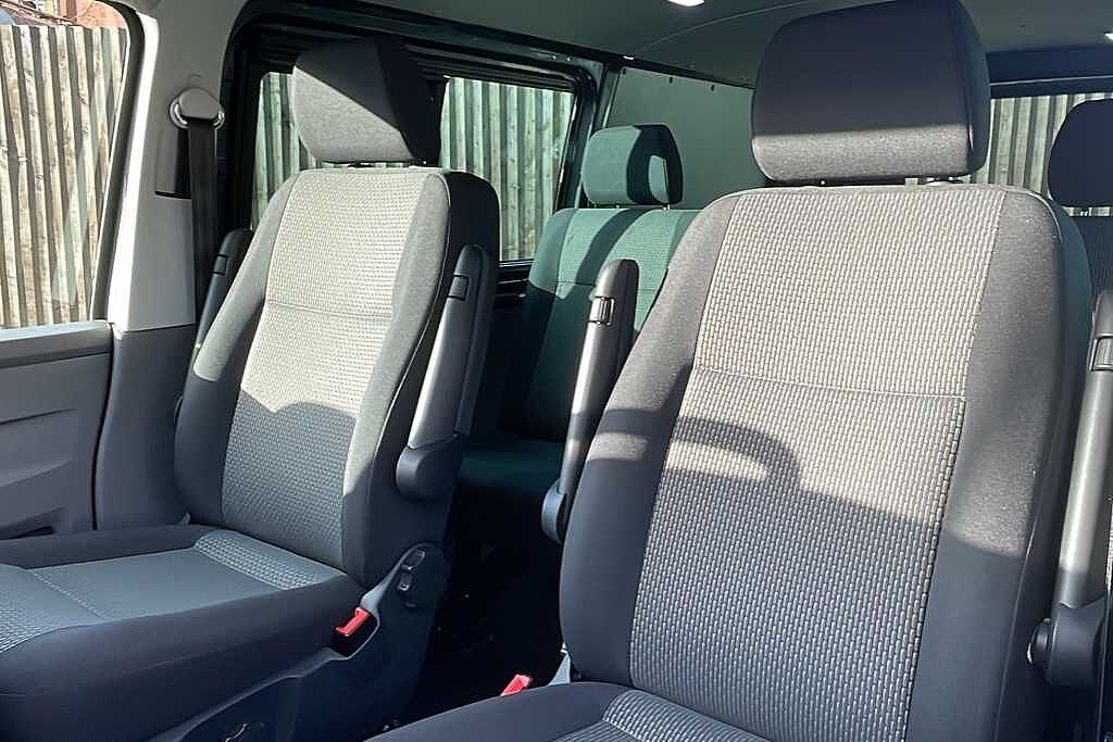 Volkswagen Transporter 2.0 TDI 150 Highline Kombi Van DSG