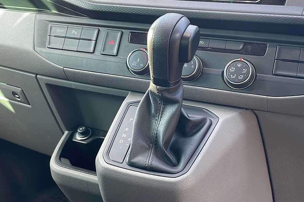 Volkswagen Transporter 2.0 TDI 150 Highline Kombi Van DSG