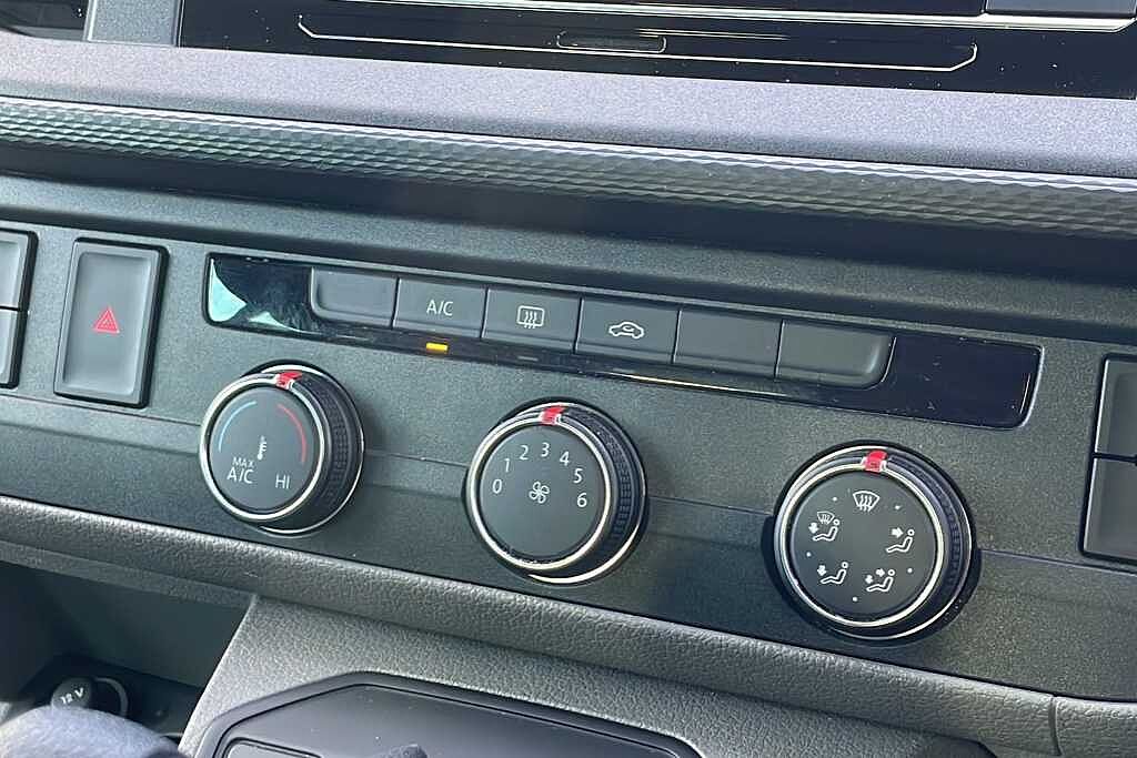 Volkswagen Transporter 2.0 TDI 150 Highline Kombi Van DSG