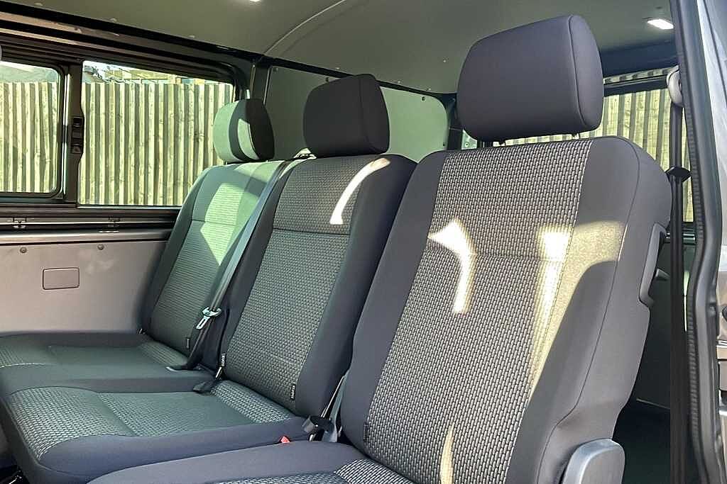 Volkswagen Transporter 2.0 TDI 150 Highline Kombi Van DSG