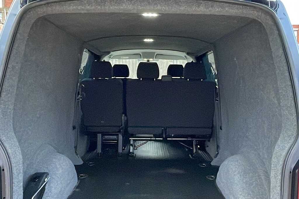Volkswagen Transporter 2.0 TDI 150 Highline Kombi Van DSG