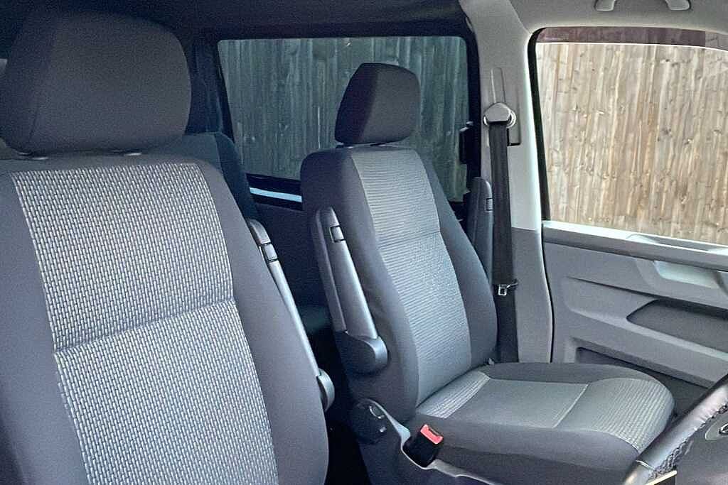 Volkswagen Transporter 2.0 TDI 150 Highline Kombi Van DSG