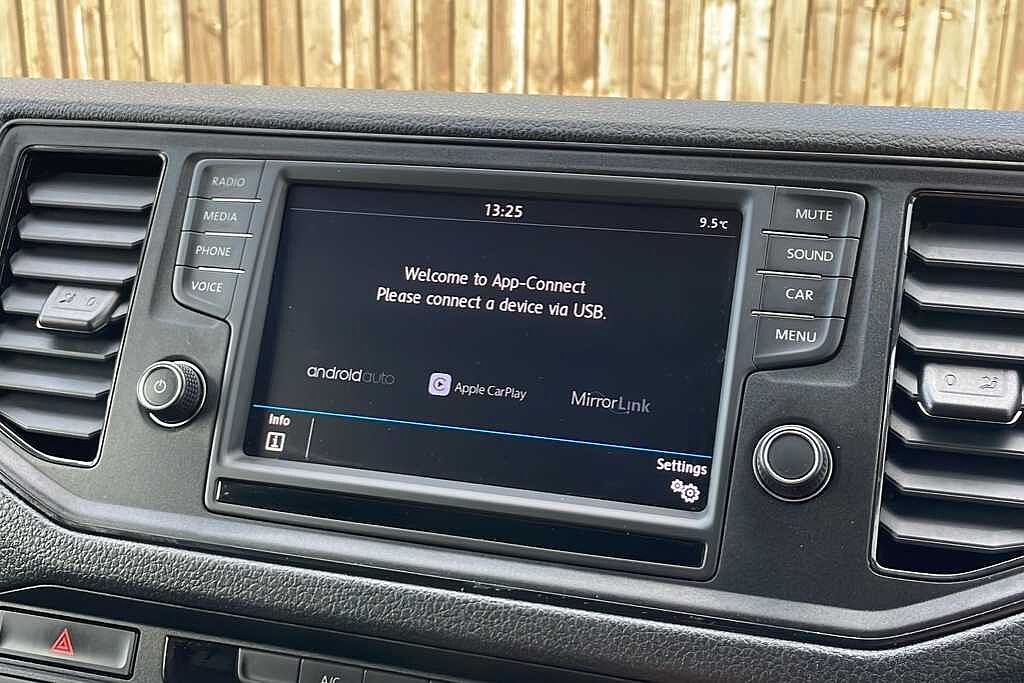 Volkswagen Crafter 2.0 TDI 140PS Trendline Business H/Roof Van Auto