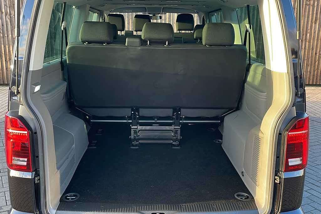 Volkswagen Transporter 2.0 TDI 150PS SE Minibus DSG