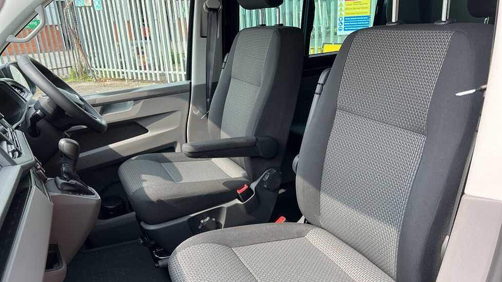 Volkswagen Transporter T32 Kombi Highline SWB 204 PS 2.0 TDI 7sp DSG