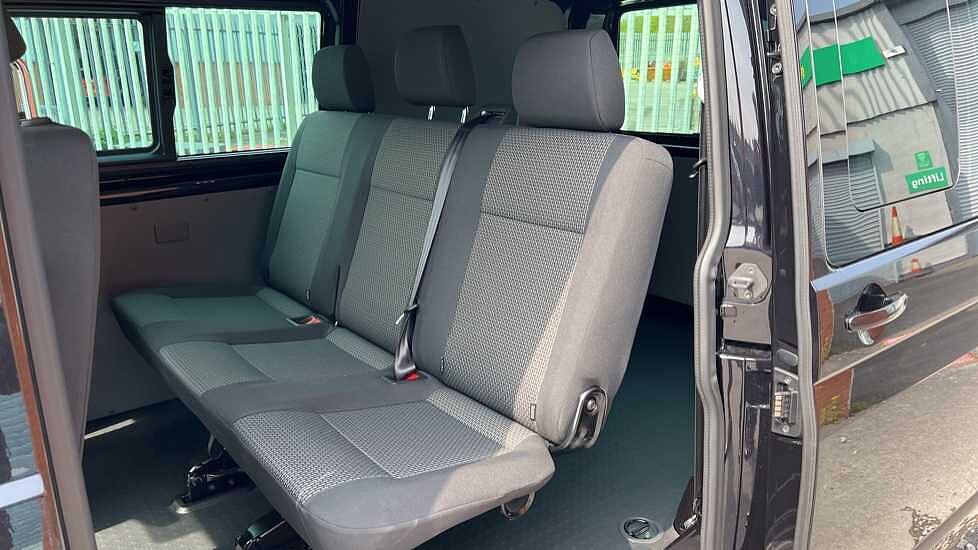 Volkswagen Transporter T32 Kombi Highline SWB 204 PS 2.0 TDI 7sp DSG