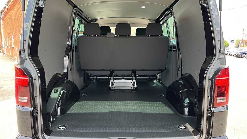 Volkswagen Transporter T32 Kombi Highline SWB 204 PS 2.0 TDI 7sp DSG