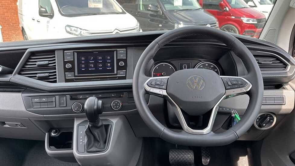 Volkswagen Transporter T32 Kombi Highline SWB 204 PS 2.0 TDI 7sp DSG