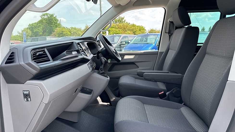 Volkswagen Transporter T32 Kombi Highline SWB 204 PS 2.0 TDI 7sp DSG