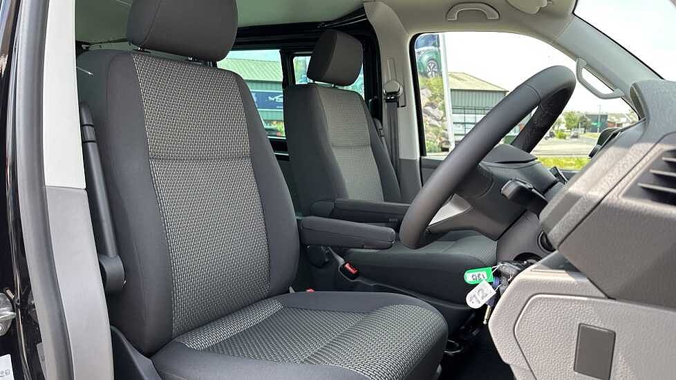 Volkswagen Transporter T32 Kombi Highline SWB 204 PS 2.0 TDI 7sp DSG
